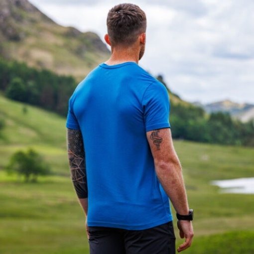 Inov-8 グラフィック Tシャツ 半袖 ''helvellyn'' メンズ ブルー
