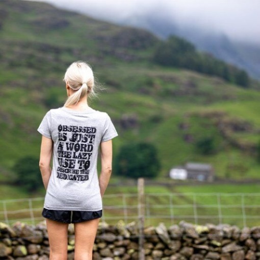 オーガニックコットン Tシャツ ''obsessed'' レディース Inov-8 ライトグレー