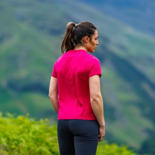 ピンク グラフィック T シャツ Ss ''inov-8'' レディース